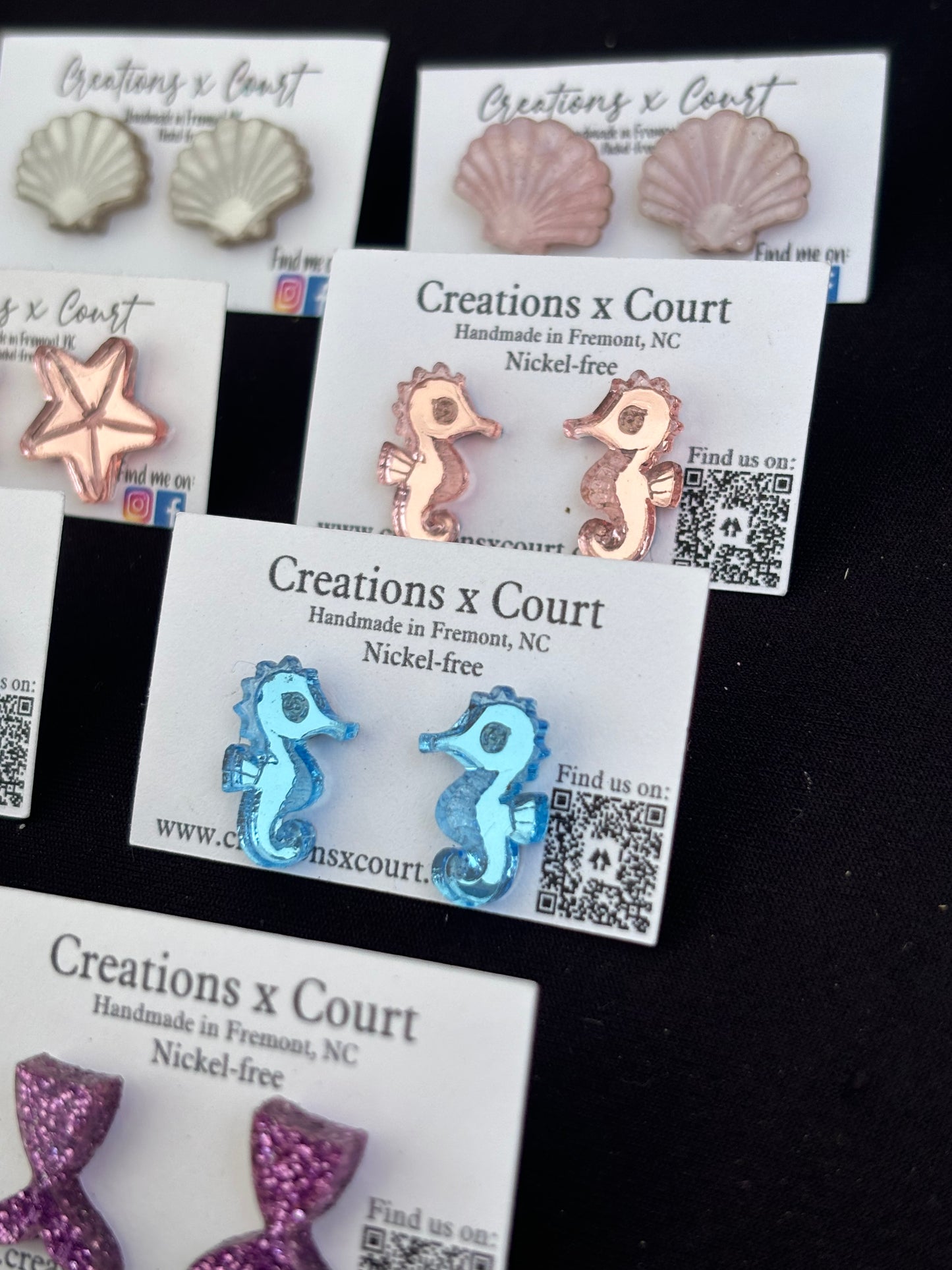 Seahorse studs
