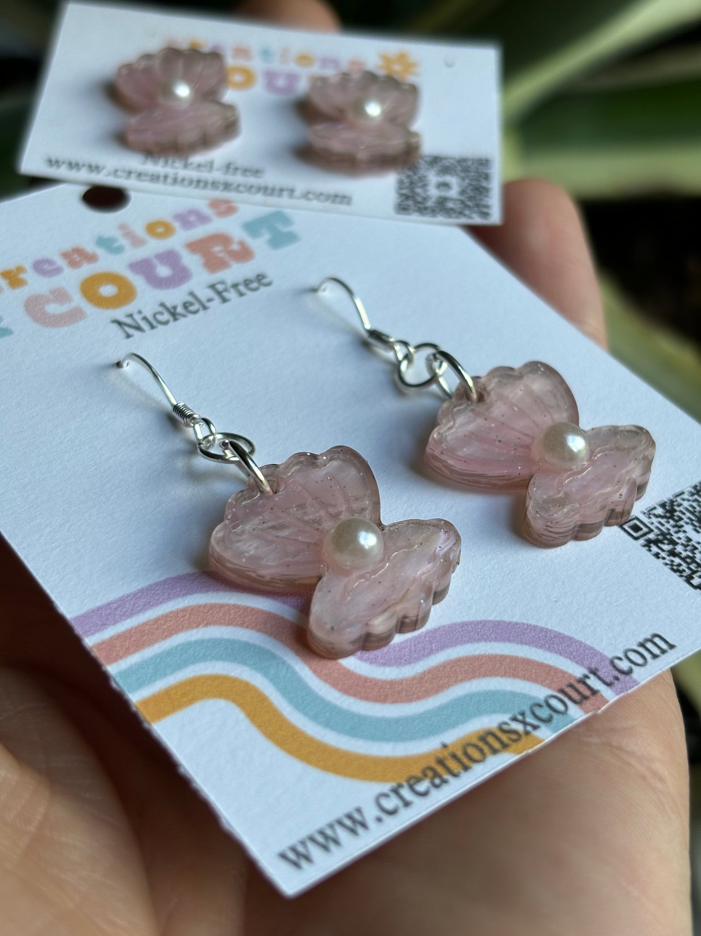 Oyster w/Pearl Dangles and Studs