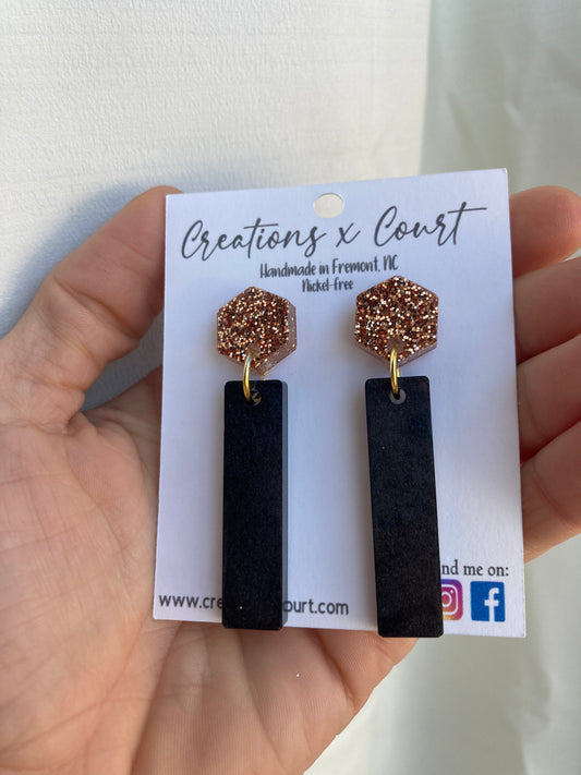 Black and gold bars